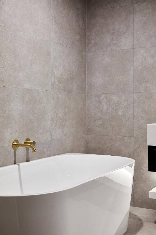 Astina Suites, 彭里斯 外观 照片